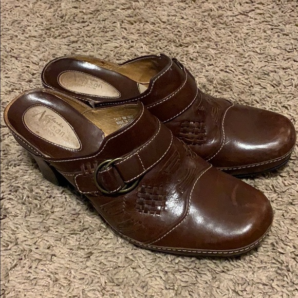 Clark’s Artisan Sz 8M leather mules heels clogs - Picture 1 of 8